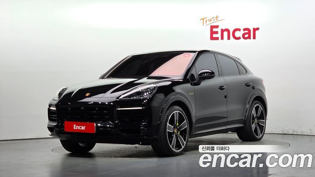 Porsche Cayenne 2023 — photo 1
