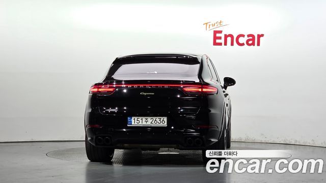 Porsche Cayenne 2023 — photo 4