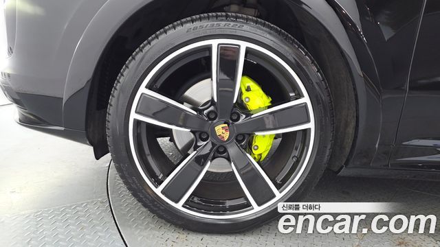 Porsche Cayenne 2023 — photo 5