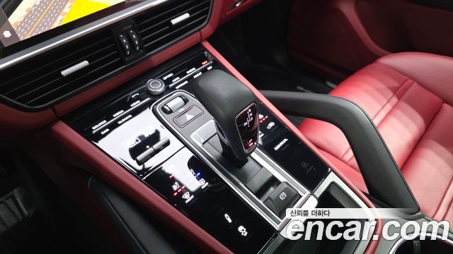 Porsche Cayenne 2023 — photo 12
