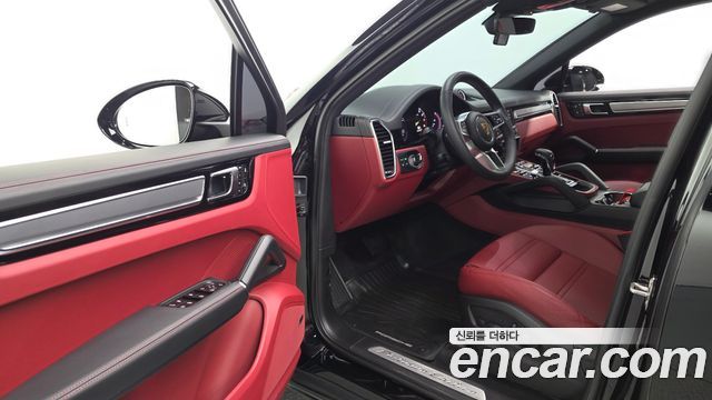 Porsche Cayenne 2023 — photo 13