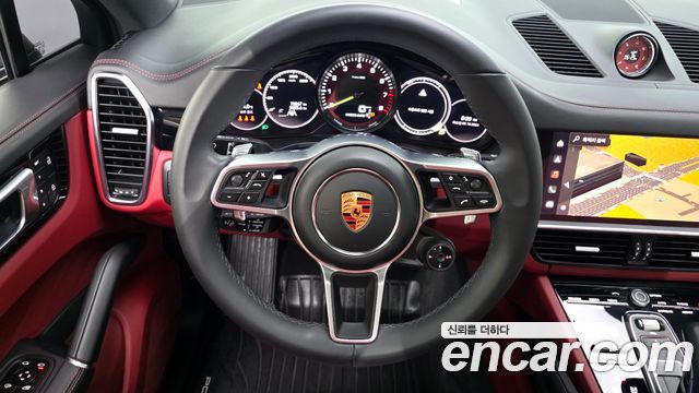 Porsche Cayenne 2023 — photo 20