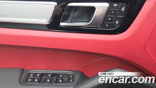 Porsche Cayenne 2023 — photo 26