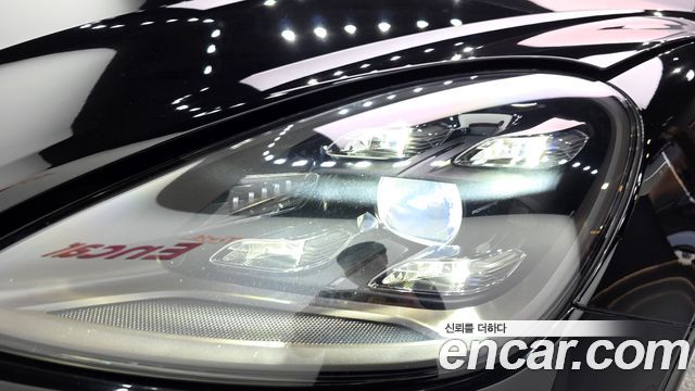 Porsche Cayenne 2023 — photo 8