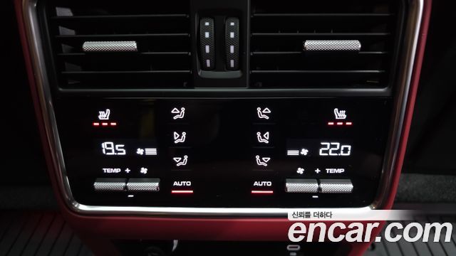 Porsche Cayenne 2023 — photo 36