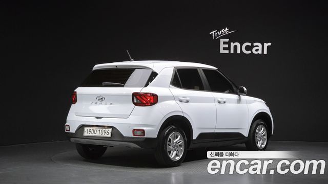 Hyundai Venue 2022 — photo 2