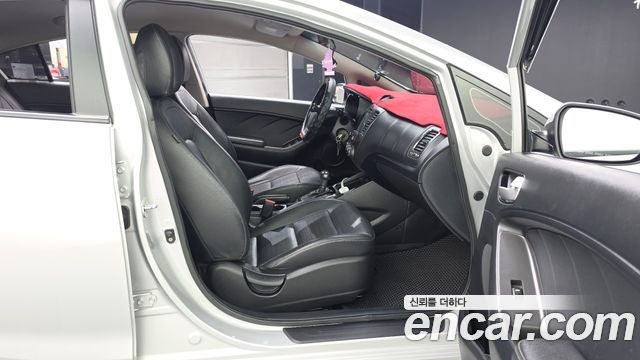 Kia K3 2018 — photo 17