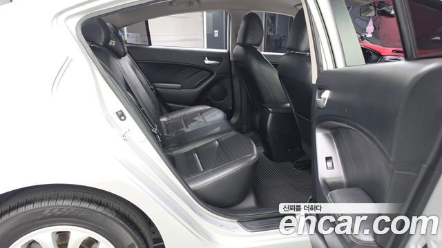 Kia K3 2018 — photo 18