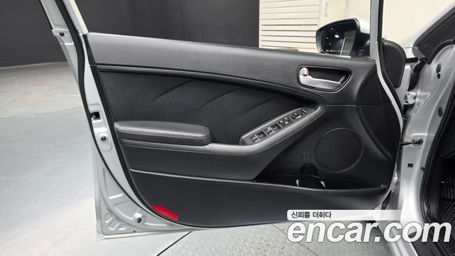 Kia K3 2018 — photo 14