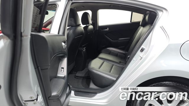Kia K3 2018 — photo 16