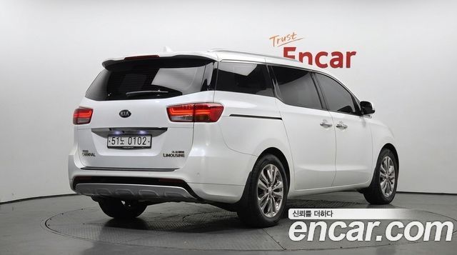 Kia Canival 2017 — photo 2