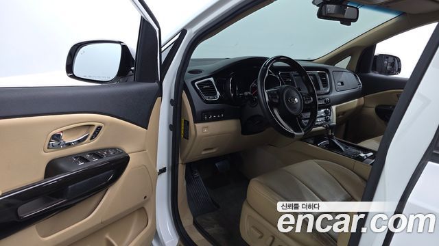 Kia Canival 2017 — photo 10