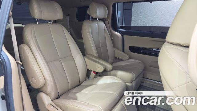 Kia Canival 2017 — photo 12