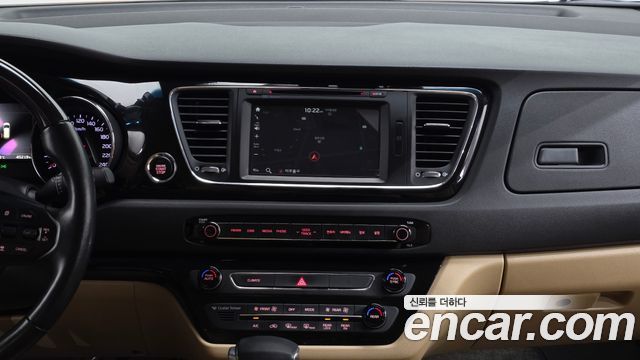 Kia Canival 2017 — photo 14