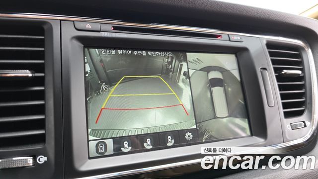 Kia Canival 2017 — photo 15