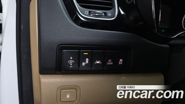 Kia Canival 2017 — photo 17