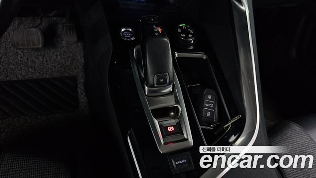 Peugeot 5008 2020 — photo 9