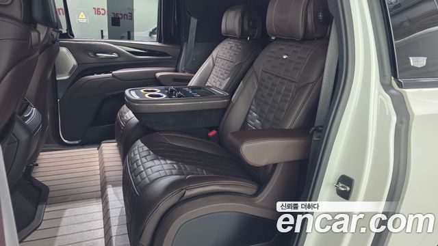 Cadillac Escalade 2021 — photo 16