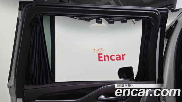Cadillac Escalade 2021 — photo 31