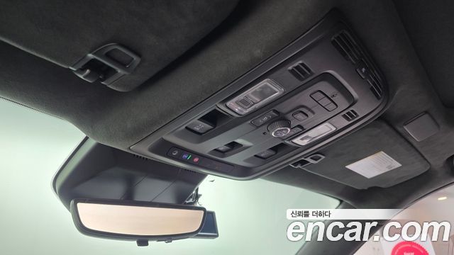 Cadillac Escalade 2021 — photo 32