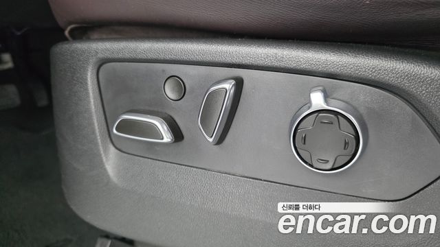 Cadillac Escalade 2021 — photo 35