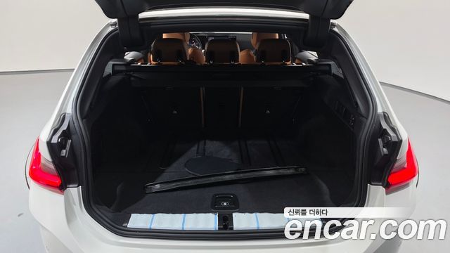 BMW 3-Series 2024 — photo 20