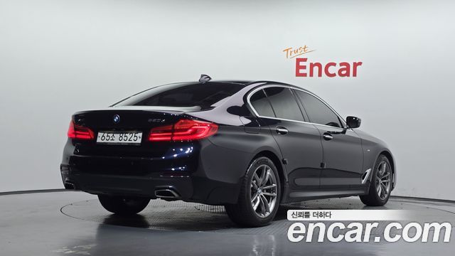 BMW 5-Series 2018 — photo 2