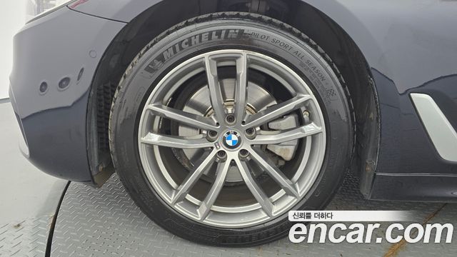 BMW 5-Series 2018 — photo 5