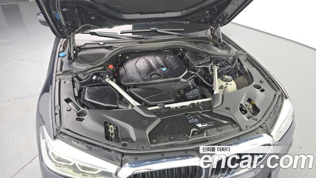 BMW 5-Series 2018 — photo 6