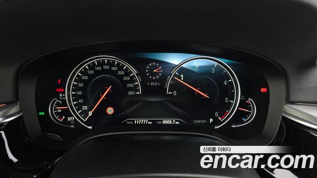 BMW 5-Series 2018 — photo 8