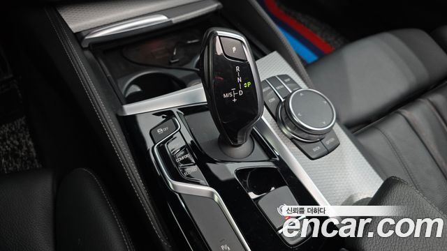 BMW 5-Series 2018 — photo 9