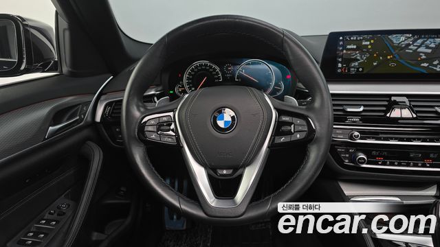 BMW 5-Series 2018 — photo 14