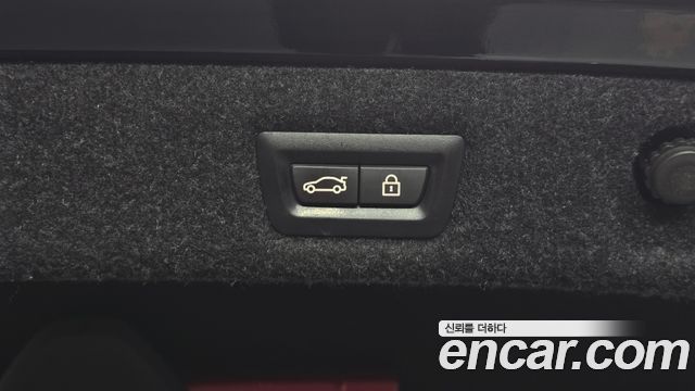 BMW 5-Series 2018 — photo 17