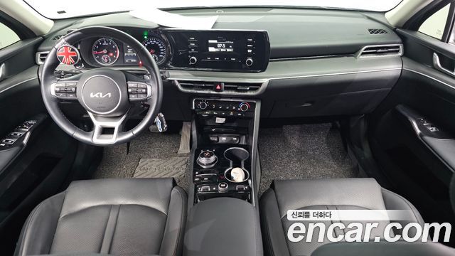 Kia K5 2023 — photo 10