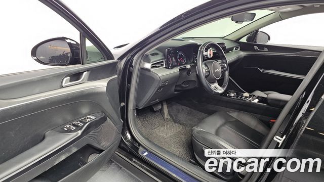 Kia K5 2023 — photo 17