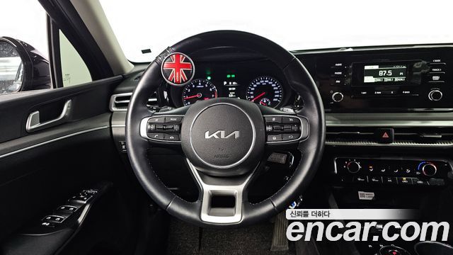 Kia K5 2023 — photo 18