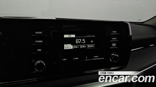 Kia K5 2023 — photo 19