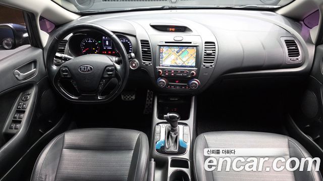 Kia K3 2016 — photo 10