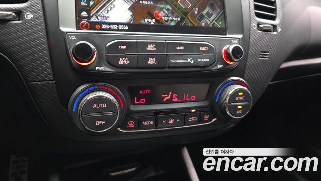 Kia K3 2016 — photo 22