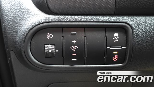 Kia K3 2016 — photo 25