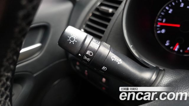 Kia K3 2016 — photo 28