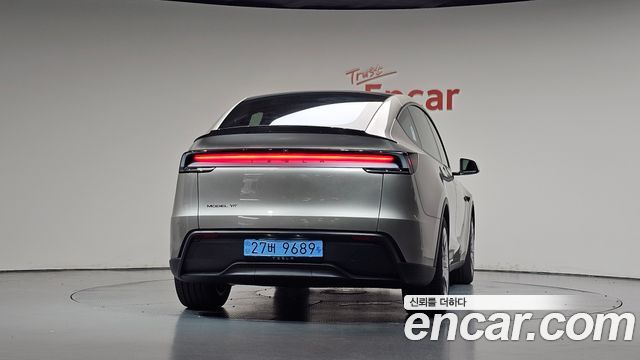 Tesla Model Y 2026 — photo 4