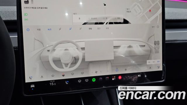 Tesla Model Y 2026 — photo 25