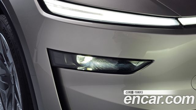 Tesla Model Y 2026 — photo 8
