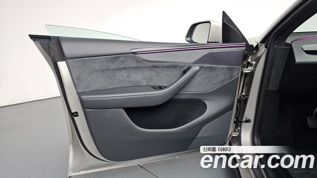 Tesla Model Y 2026 — photo 14