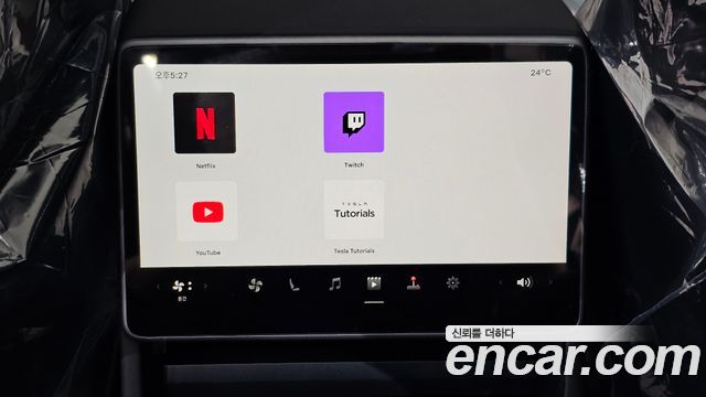 Tesla Model Y 2026 — photo 31