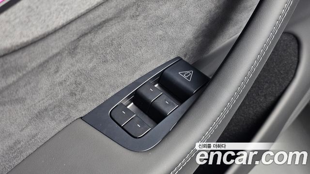 Tesla Model Y 2026 — photo 33