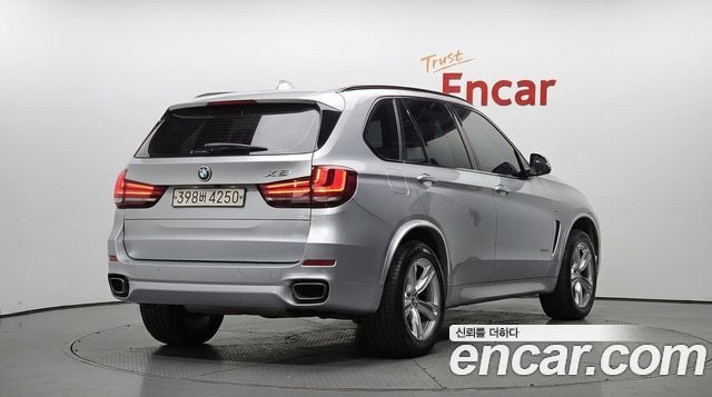 BMW X5 2018 — photo 2