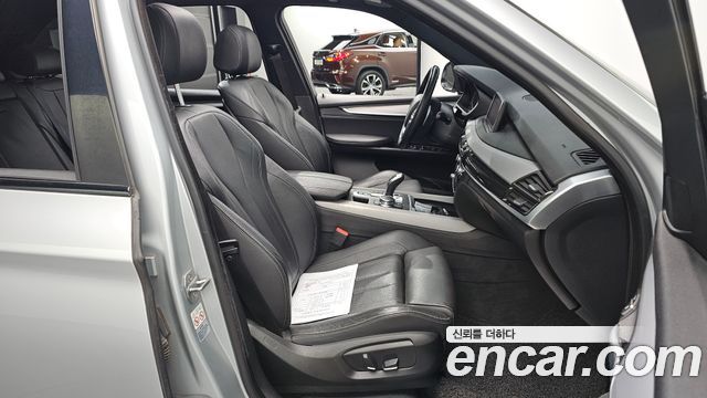 BMW X5 2018 — photo 10