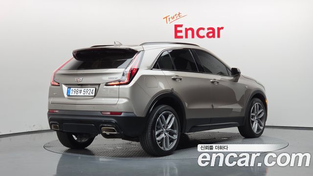 Cadillac XT4 2023 — photo 2